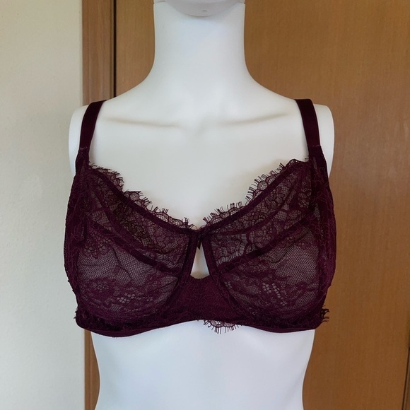 Victoria’s Secret unlined lace bra - Picture 1 of 4